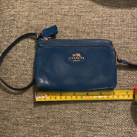 Genuine leather Coach wristlet - Picture 11 of 12